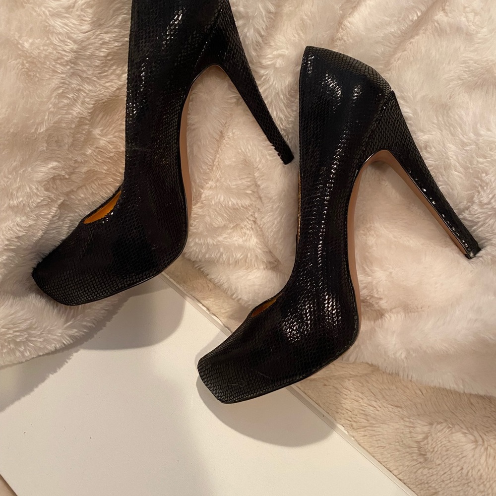 BCBG generation platform shoes